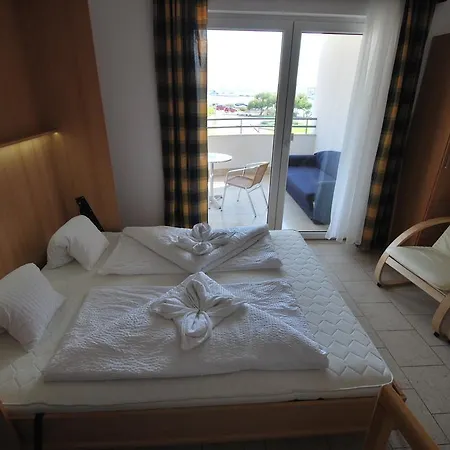 Nautica Apartment *