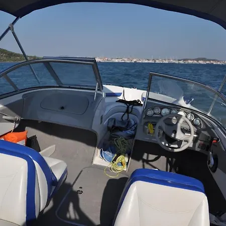 Nautica * Betina (Sibenik-Knin)