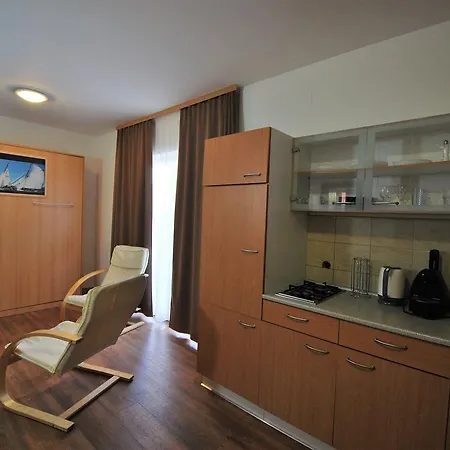 Nautica * Betina (Sibenik-Knin)